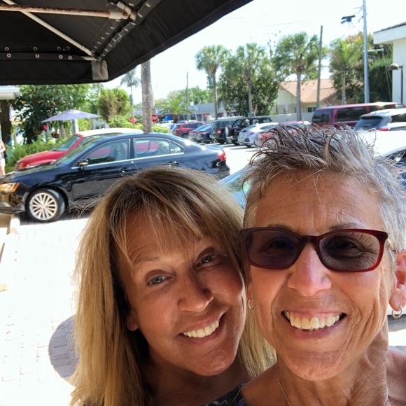 Meet your Posher, Yvonne - Picture 3 of 6